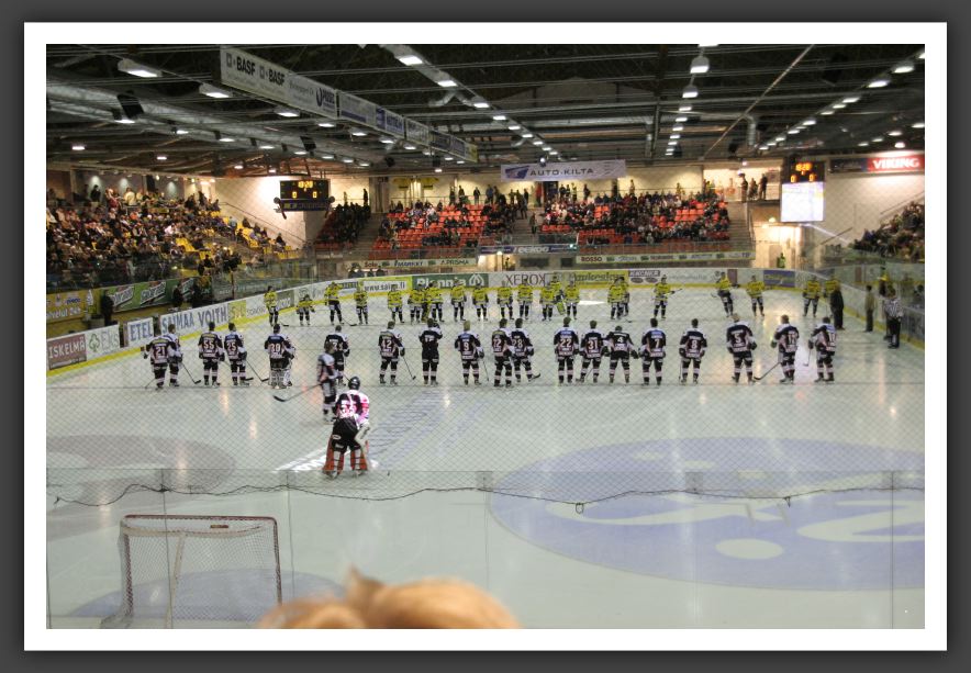 051013_IceHockey_01