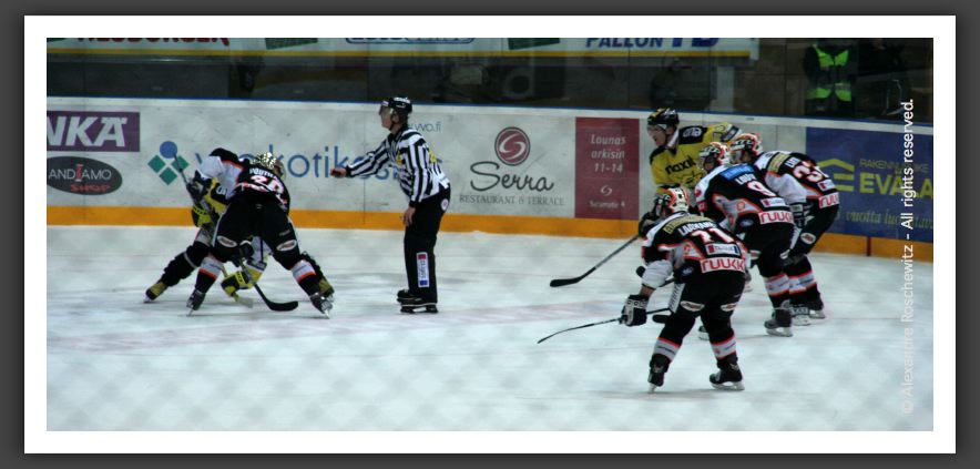 051013_IceHockey_23