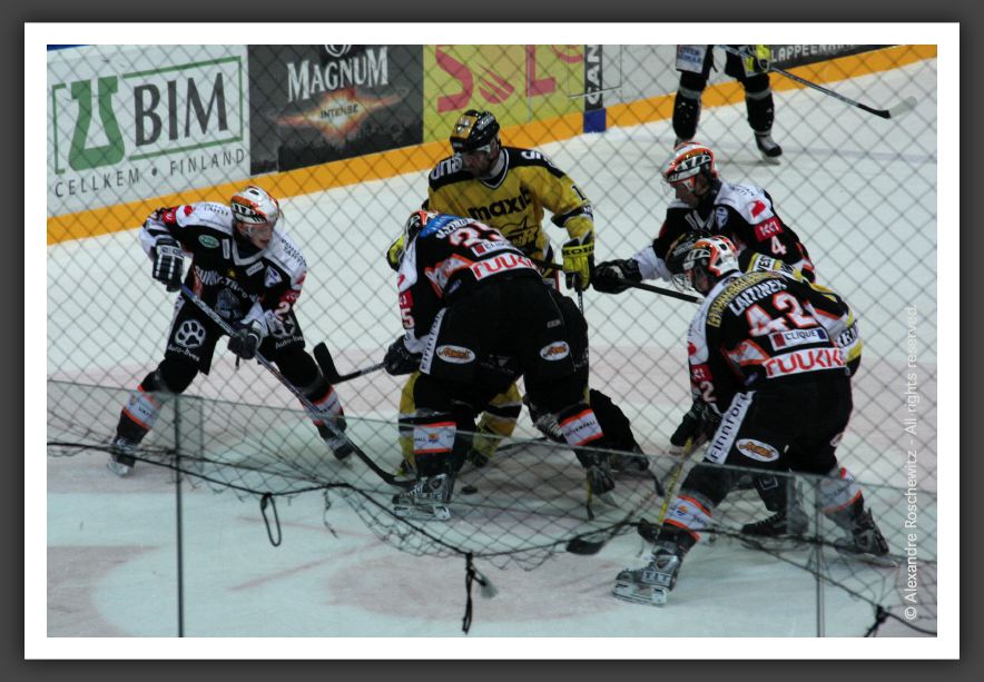 051013_IceHockey_29