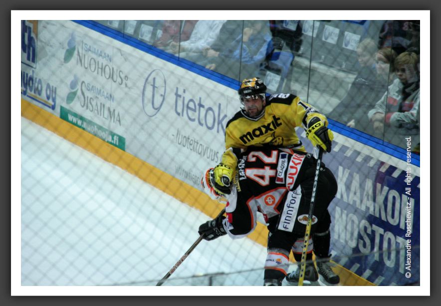 051013_IceHockey_32