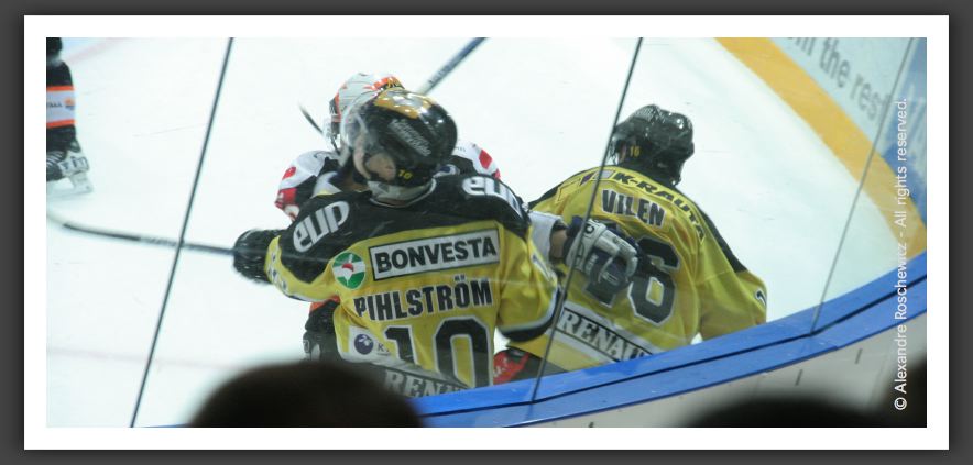 051013_IceHockey_35