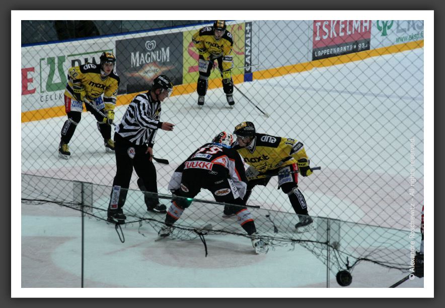 051013_IceHockey_38