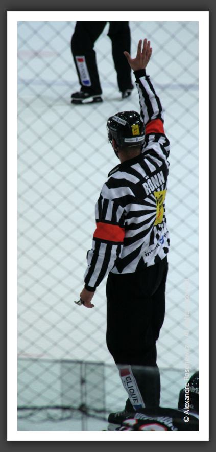 051013_IceHockey_51