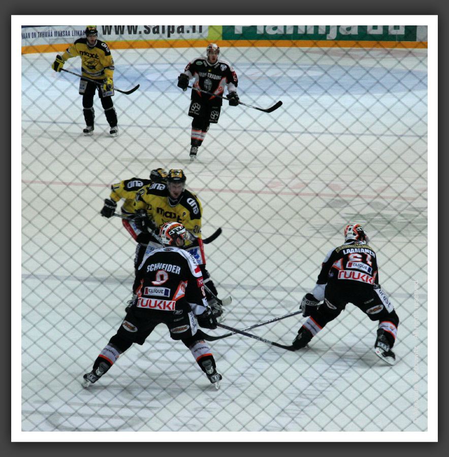 051013_IceHockey_53